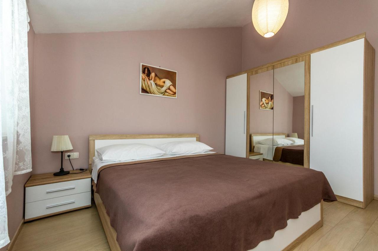 Apartments La Mirage Pirovac Extérieur photo