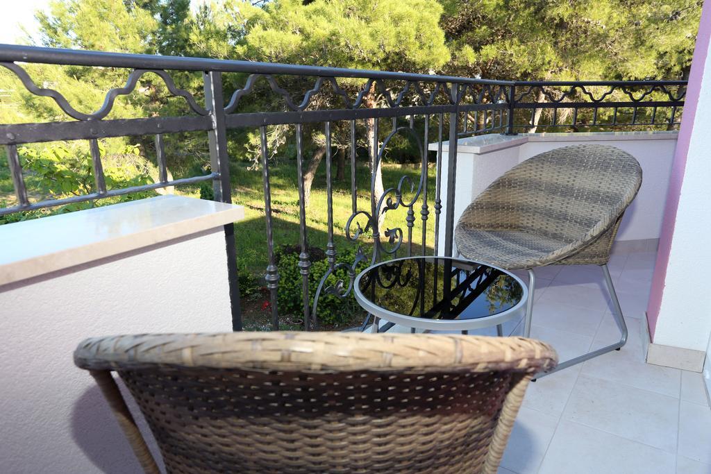 Apartments La Mirage Pirovac Extérieur photo