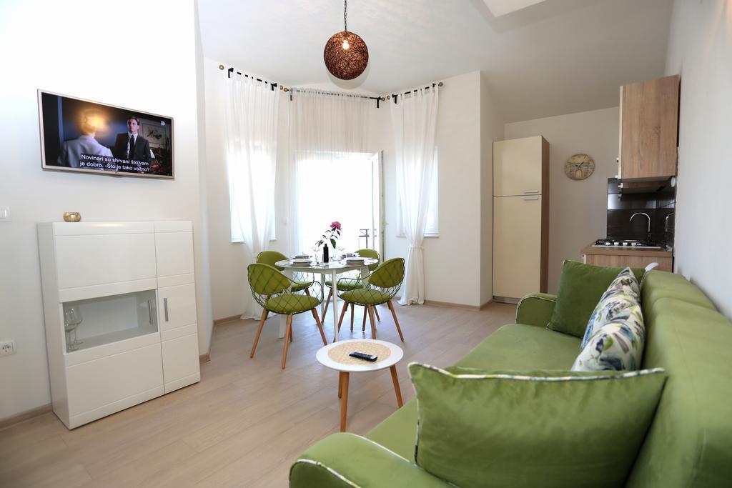 Apartments La Mirage Pirovac Extérieur photo